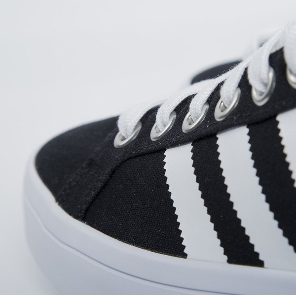 Sneakers buty Adidas CourtVantage black / white (S79302)