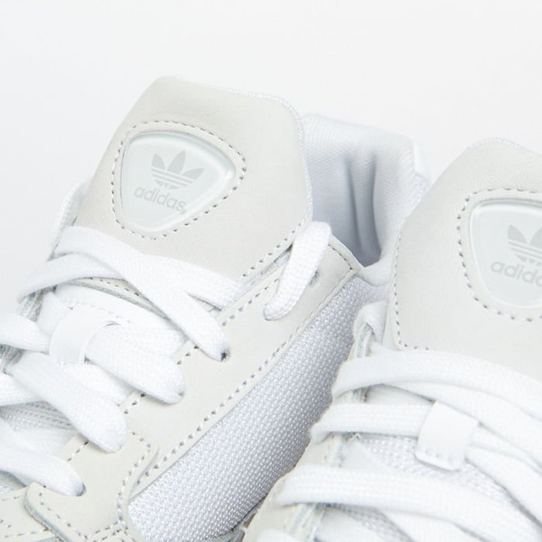 Sneakers buty damskie Adidas Originals Falcon W białe (B28128)