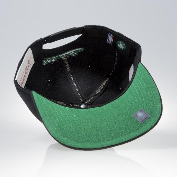 Mitchell & Ness czapka snapback Boston Celtics black WOOL SOLID NL99Z