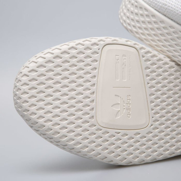 Sneakers damskie buty Adidas Originals Pharrell Williams Tennis Hu ftwwht/ftwwht/rawsan (D96444)