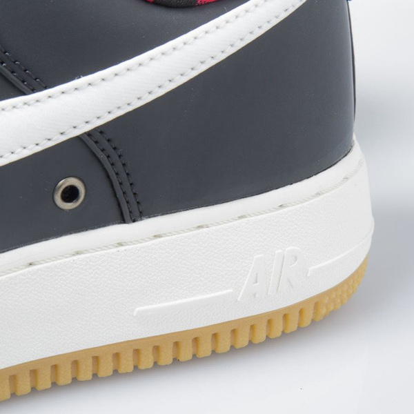 Sneakers buty Nike Air Force 1 '07 LV8 black / sail-action red-gum light (718152-015)