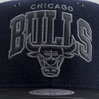 Mitchell & Ness czapka snapback Chicago Bulls navy EU268 BLAZER