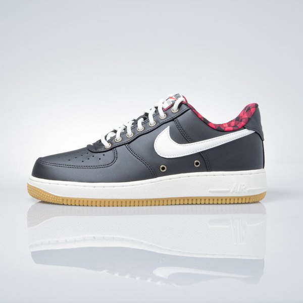 Sneakers buty Nike Air Force 1 '07 LV8 black / sail-action red-gum light (718152-015)