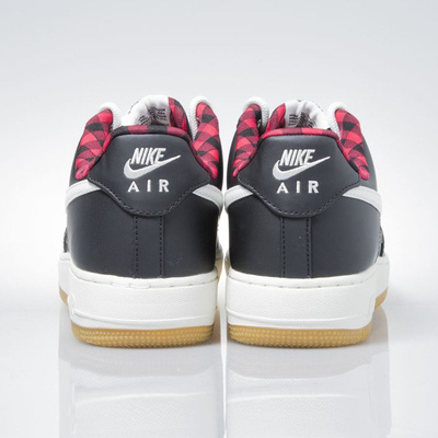 Nike Air Force 1 '07 LV8 black / sail-action red-gum light 718152-015