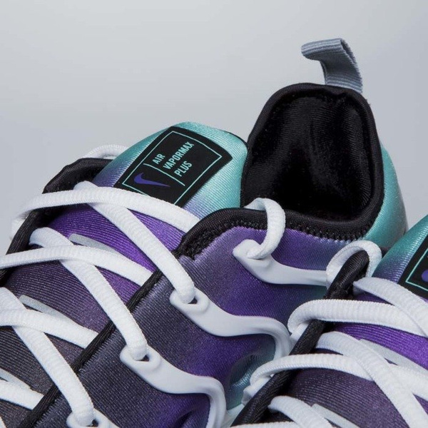 Sneakers Buty Air VaporMax Plus white / fierce purple 924453-101