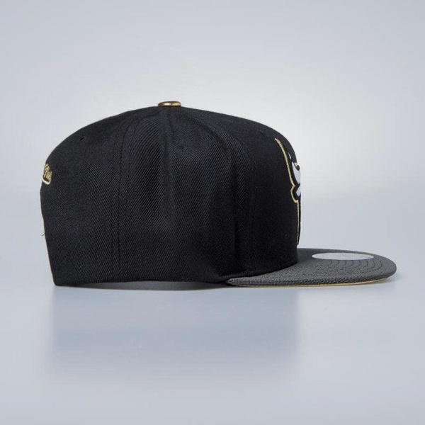 Czapka Mitchell & Ness snapbeck Chicago Bulls black Gold Tip
