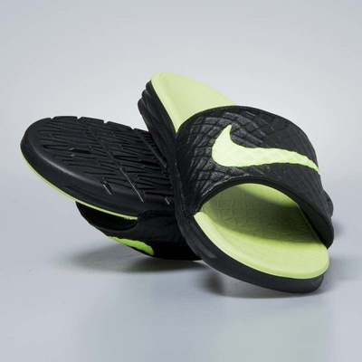 Nike sliders Benassi Solarsoft black / volt 705474-070