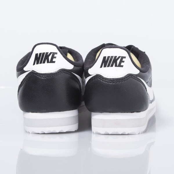 Sneakers buty Nike Classic Cortez Premium black / white (807480-010)