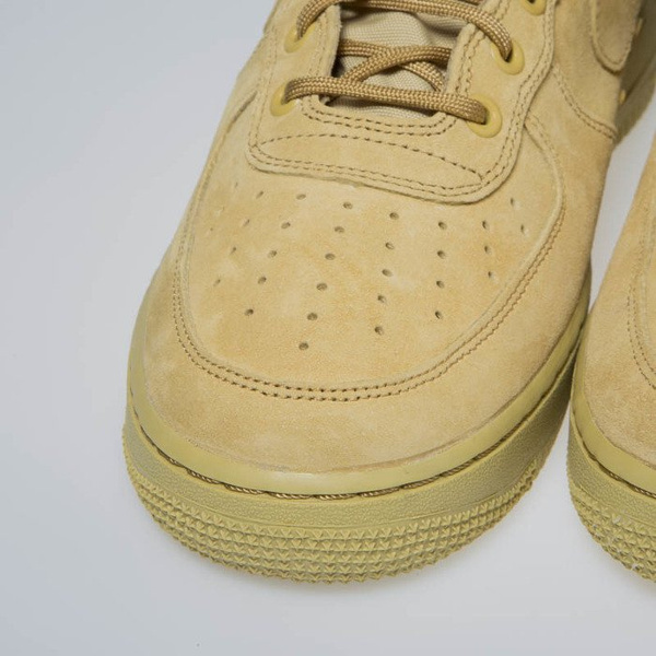 Sneakers buty zimowe Nike SF AF1 club gold (864024-700)