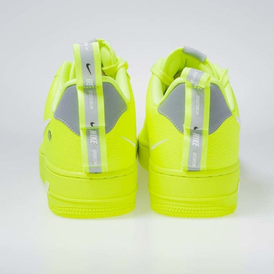 Sneakers Nike Air Force 1 '07 LV8 Untility volt / white-black-wolf grey (AJ7747-700)