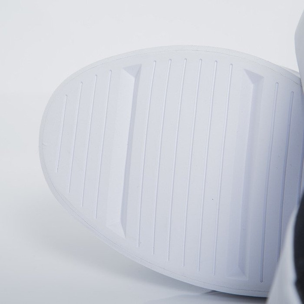 Sneakers buty Adidas CourtVantage black / white (S79302)