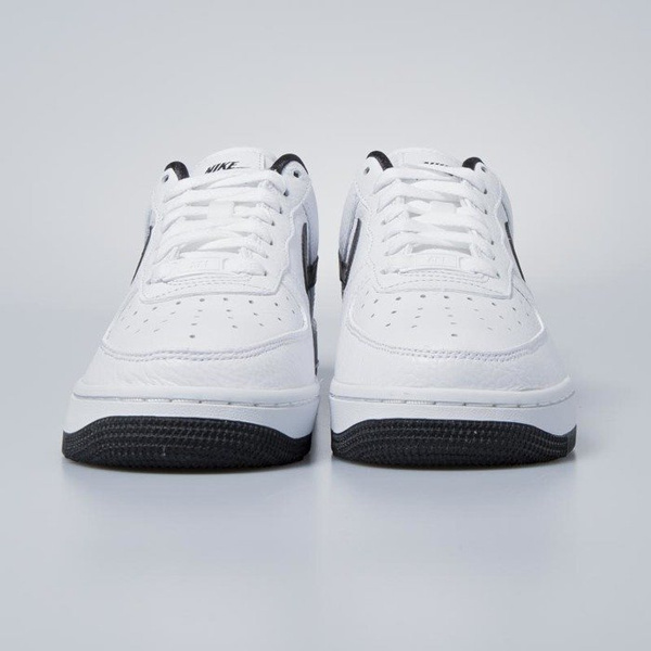 Sneakers buty Nike WMNS Air Force 1 '07 SE white / black - white - black AA0287-100