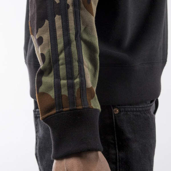 Adidas Originals bluza Es Crew black / camo (AY8174)