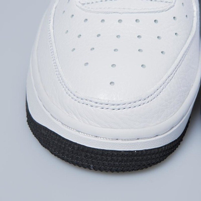 Sneakers buty Nike WMNS Air Force 1 '07 SE white / black - white - black AA0287-100