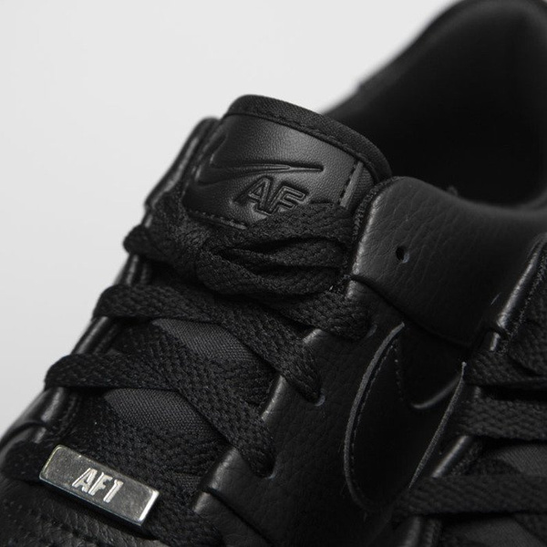 Sneakers buty damskie Nike Air Force 1 Sage Low black / black-white (AR5339-002)