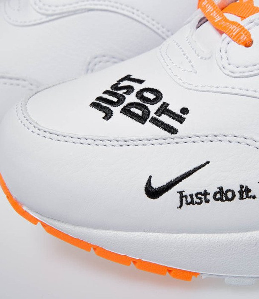 Sneakers buty Nike Air Max 1 LX white/black-total orange (917691-100)
