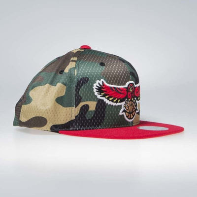 Mitchell & Ness Atlanta Hawks Woodland Snapback Cover camo