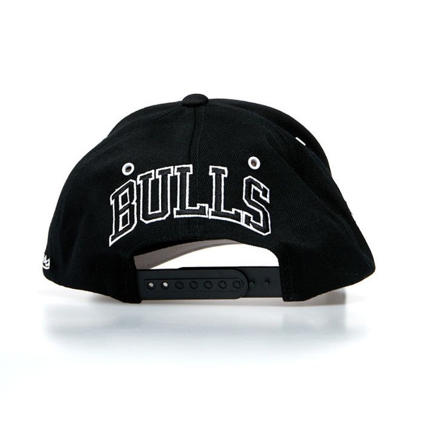 Czapka Mitchell & Ness snapback Chicago Bulls black BGW3 Snapback
