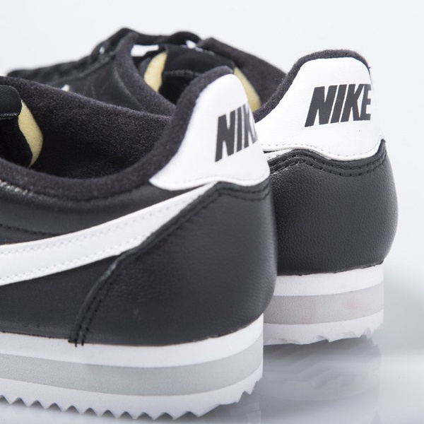 Sneakers buty Nike Classic Cortez Premium black / white (807480-010)