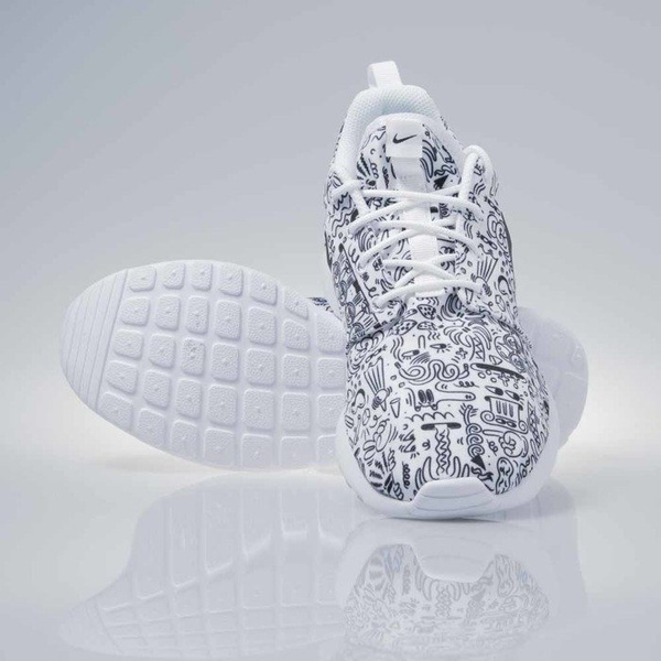 Sneakers buty Nike WMNS Roshe One Print Prem white / black (749986-100)