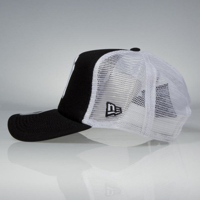 New Era snapback New York Yankees Clean Trucker Cap black / white 