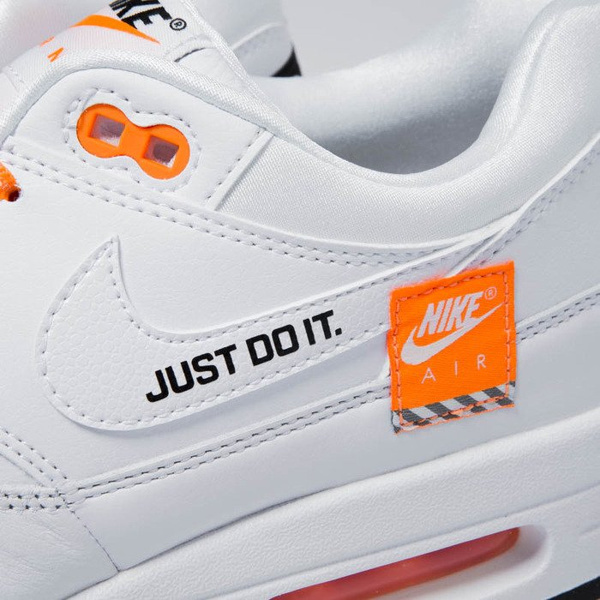 Sneakers buty Nike Air Max 1 LX white/black-total orange (917691-100)