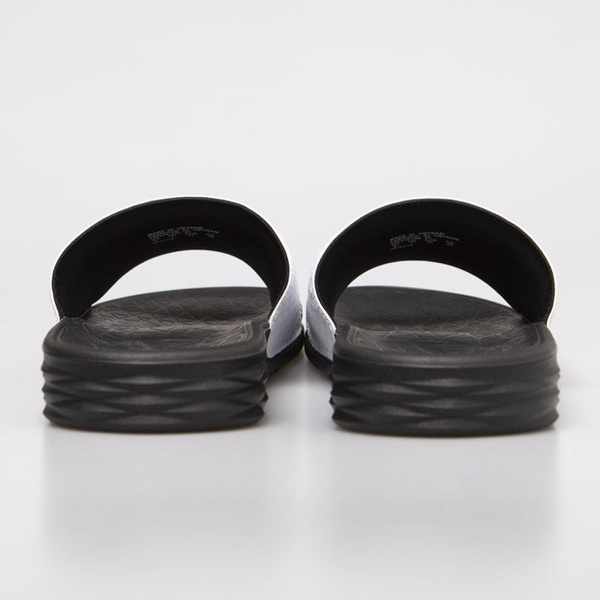 Klapki Nike Benassi Solarsoft white / black (705474-100)