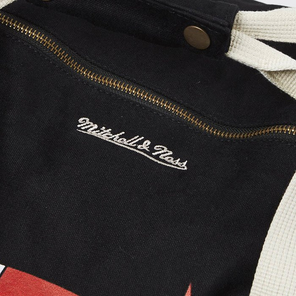 Torba Mitchell & Ness Chicago Bulls Duffle Bag black Team Logo