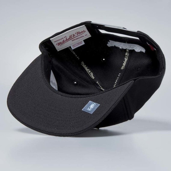 Czapka Mitchell & Ness snapbeck Chicago Bulls black Full Dollar