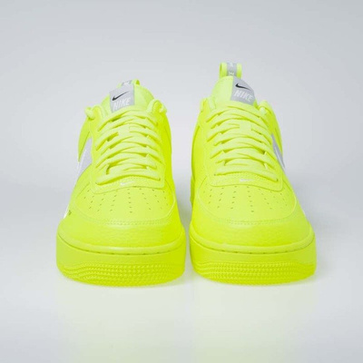 Sneakers Nike Air Force 1 '07 LV8 Untility volt / white-black-wolf grey (AJ7747-700)