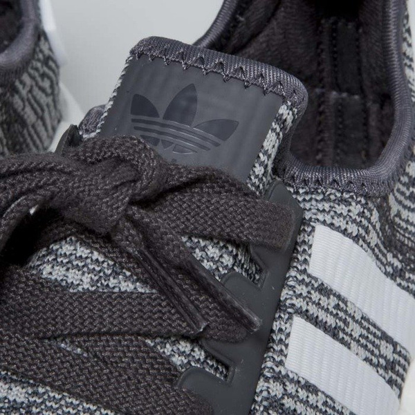 Sneakers buty Adidas Originals WMNS NMD_R1 utility black / footwear white / medium grey BY3035