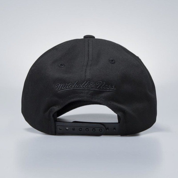 Czapka Mitchell & Ness snapback Chicago Bulls black Team Logo Low Pro