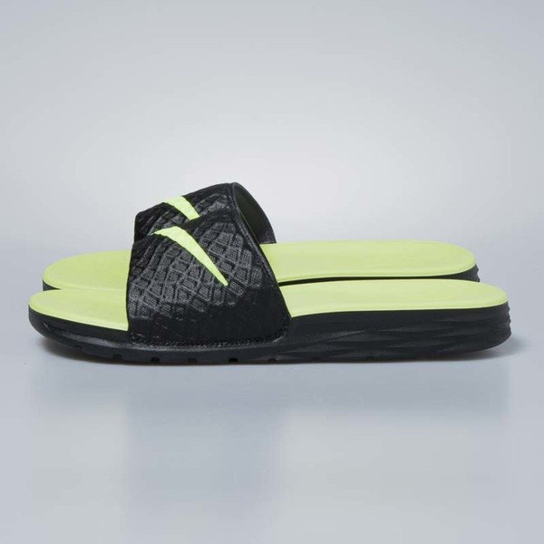 Klapki Nike Benassi Solarsoft black / volt 705474-070