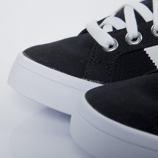 Sneakers buty Adidas CourtVantage black / white (S79302)