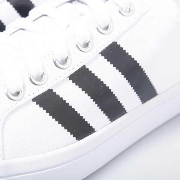 Sneakers buty Adidas Originals CourtVantage white / black (S78765)