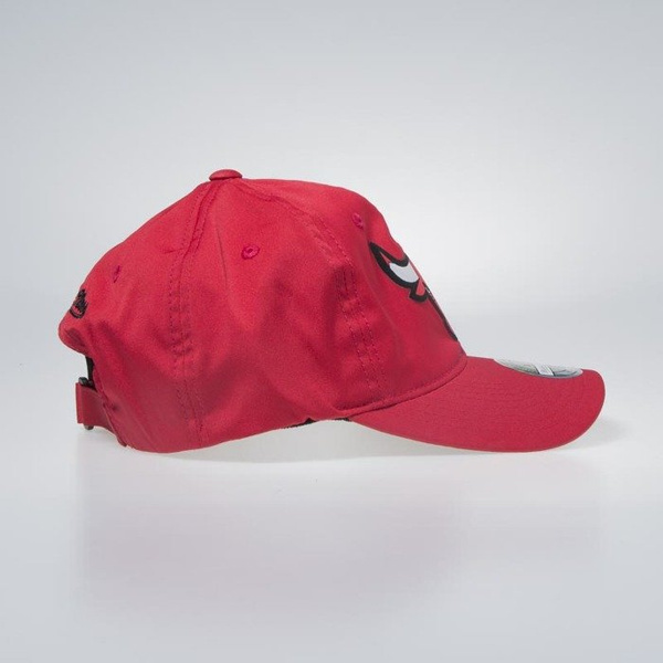 Czapka Mitchell & Ness Chicago Bulls red Light & Dry Strapback Current