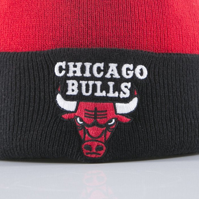 Mitchell & Ness czapka Chicago Bulls red/black 2Tone Cuff EU174