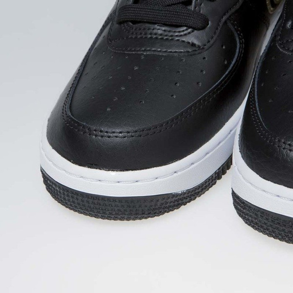 Sneakers buty Nike Air Force 1 High '07 LV8 Sport black/metallic gold-white (AV3938-001)