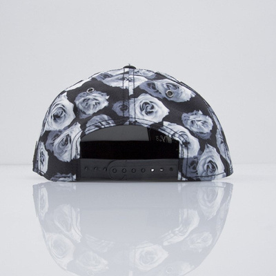 Cayler & Sons czapka snapback Parigi white roses / black suede (CAY-SS15-40-01)