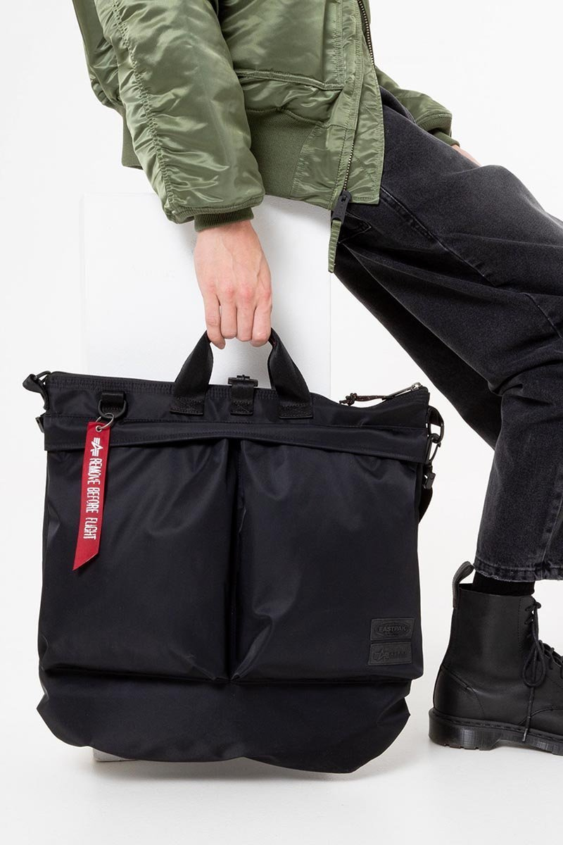 Torba Eastpak x Alpha Industries Helmet Bag czarna sklep